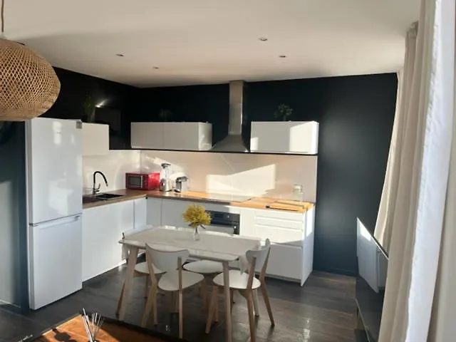 Lumineux T3 Avec Vue Dans Le Centre Historique *